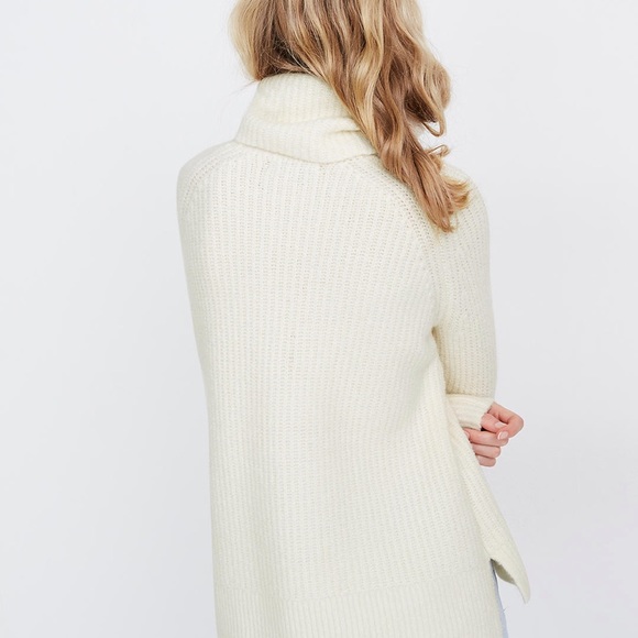 EUC - Mercer Turtleneck Sweater in Coziest Yarn, Small - Picture 3 of 4